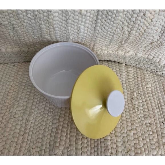 Vintage melamine sugar bowl pale yellow and white dish - Picture 3 of 10